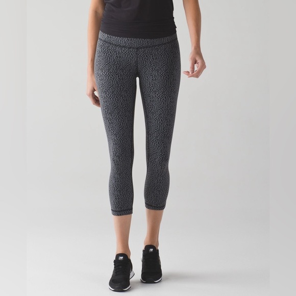 Lululemon Wunder Under Crop III Digi Pixie Black Pitch Grey Leggings Size 6 - Picture 1 of 7